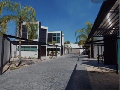 Villa en renta en Merida, fraccionamiento altabrisa- con piscina propia