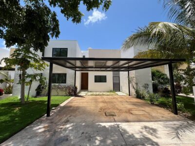 CASA EN RENTA EN PRIVADA RUA - CONKAL - 3 HAB CON BAÑO - ALBERCA PRIVADA