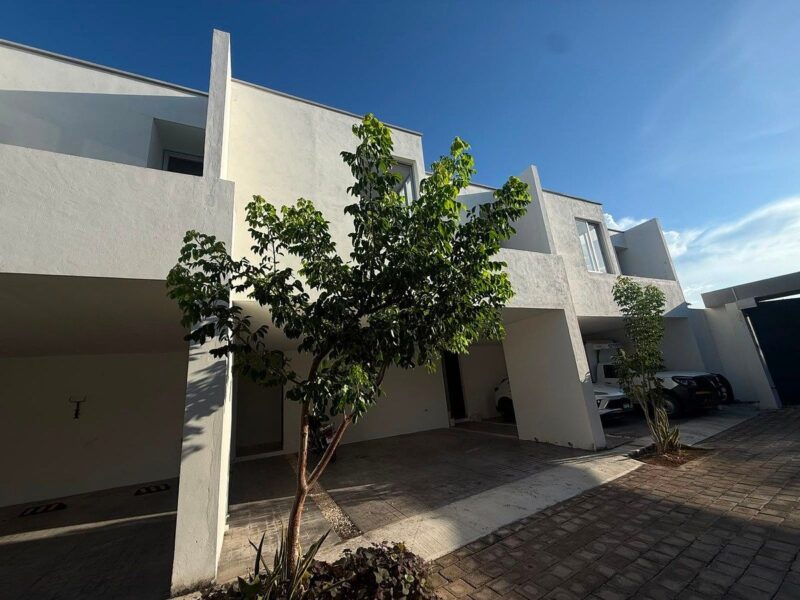 Casa en renta en Mérida, nueva y para estrenar - Dzitya- con piscina